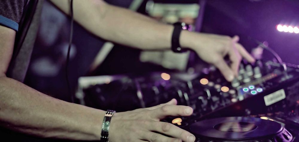 Najlepszy DJ na Twoją IMPREZĘ! Wesela Bankiety Urodziny i inne