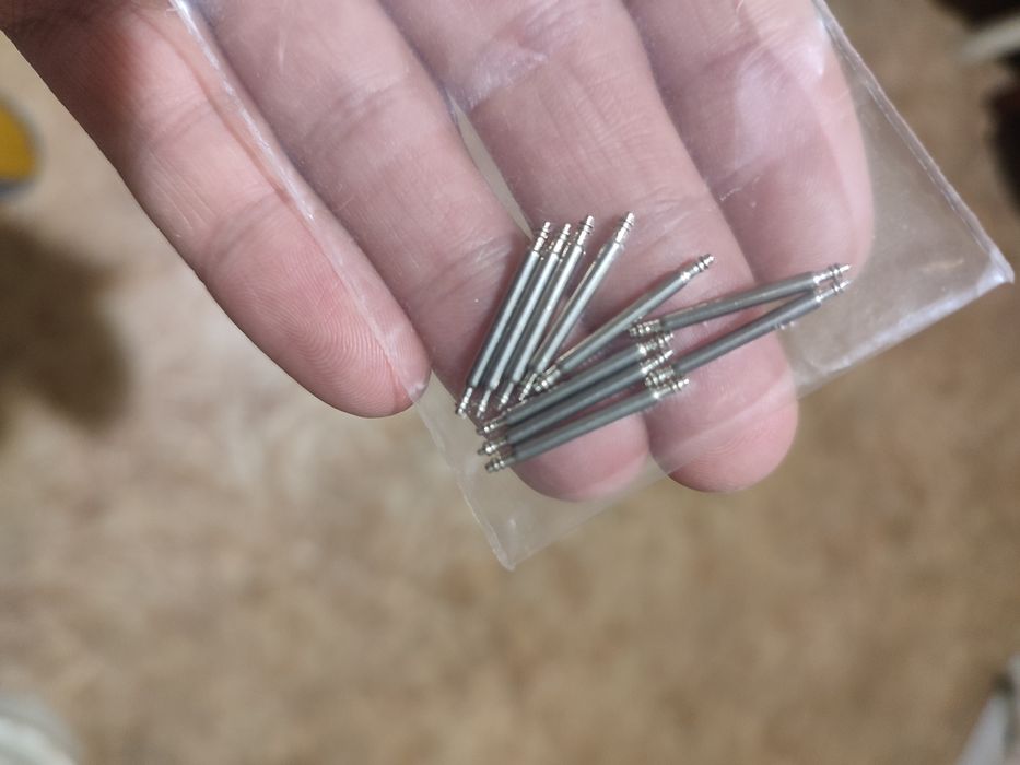 шпильки для годинника на ремінець 18мм