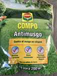 Anti musgo no relvado na embalagem novo