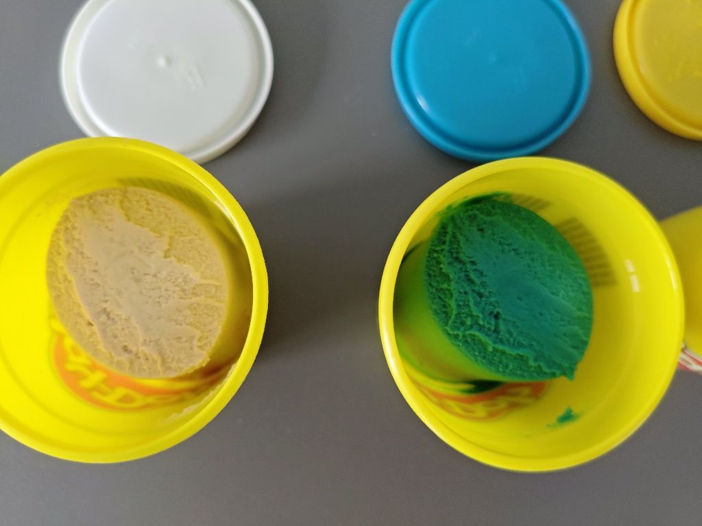 Play-Doh nowa ciastolina 3 duże kubeczki