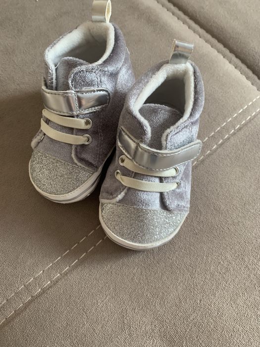 Кросівки для дівчинки на м‘якій підошві