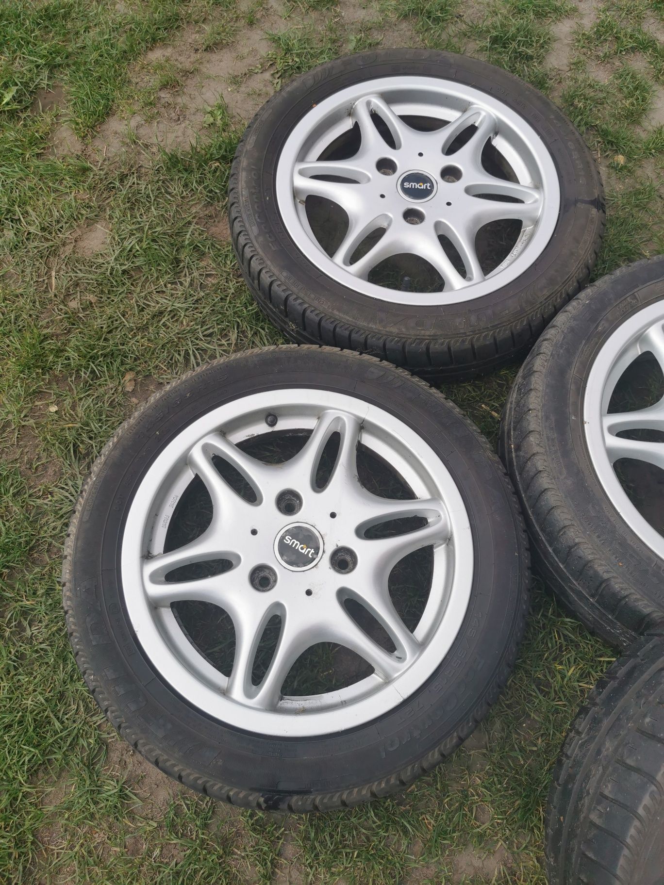 Komplet Felgi 15 z oponami Smart Continental 5.5x15 ET1