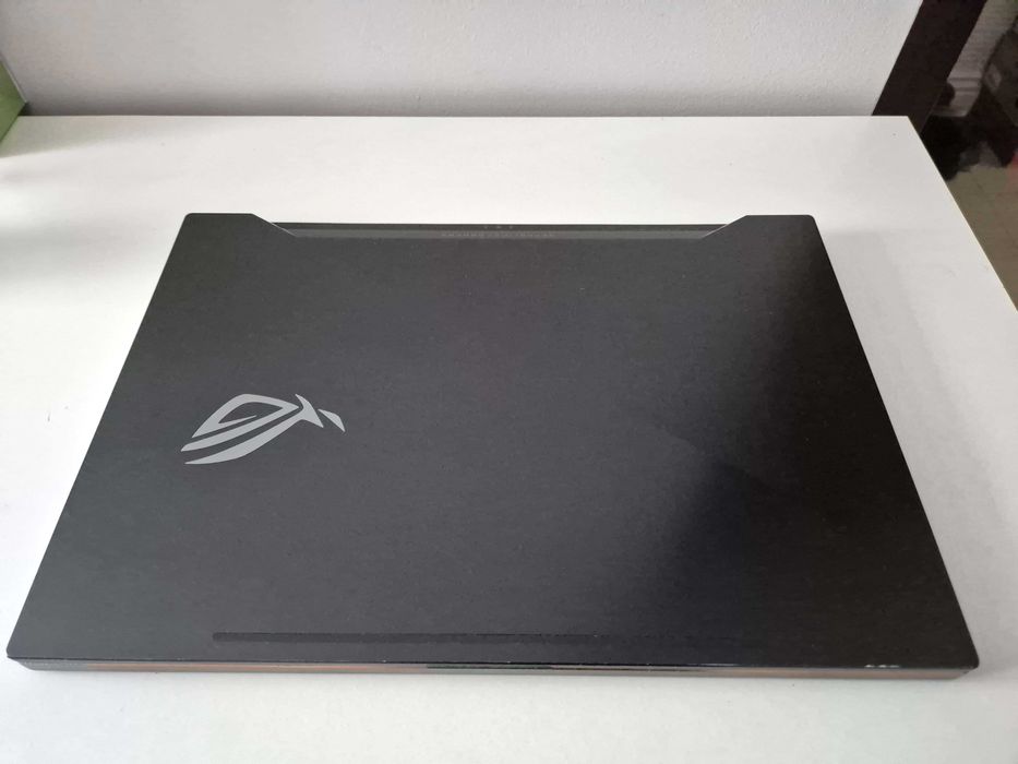 Laptop Asus ROG Zephyrus GX501 (Grafika 1070, intel core i7, 24GB RAM)