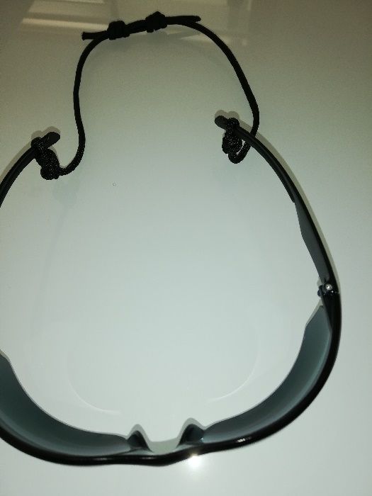 Fita em PARACORD 550 type III para óculos.