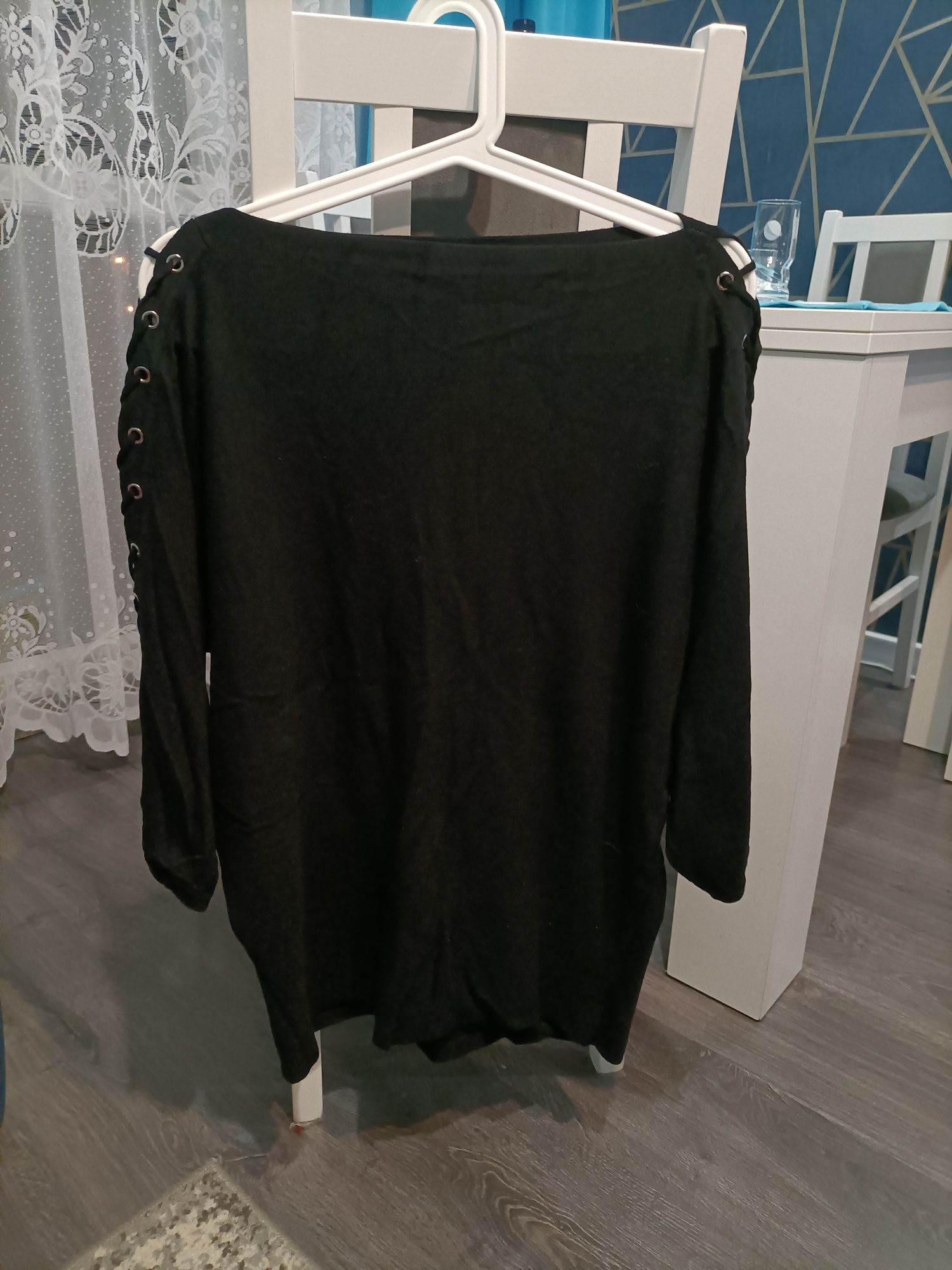 Sweterek czarny rozmiar L