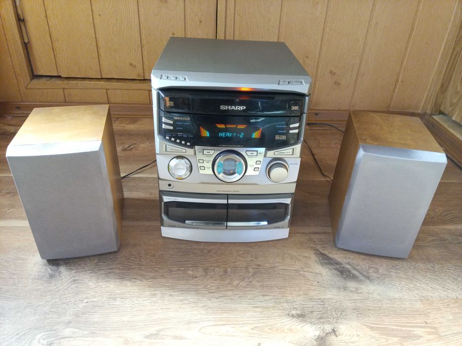 Музыкальный центр Sharp с колонками и пультом ДУ