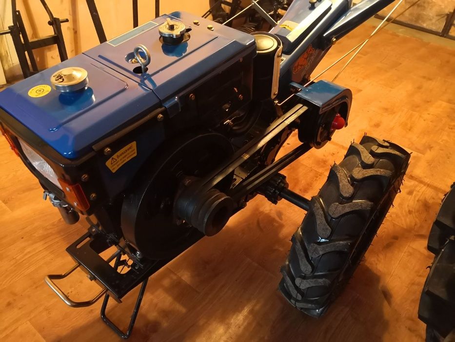 Продам мотоблок Форте 1080  8л.с в комплекте фреза