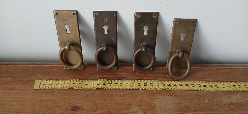 Stare uchwyty mosiężne do szafy, szuflady.