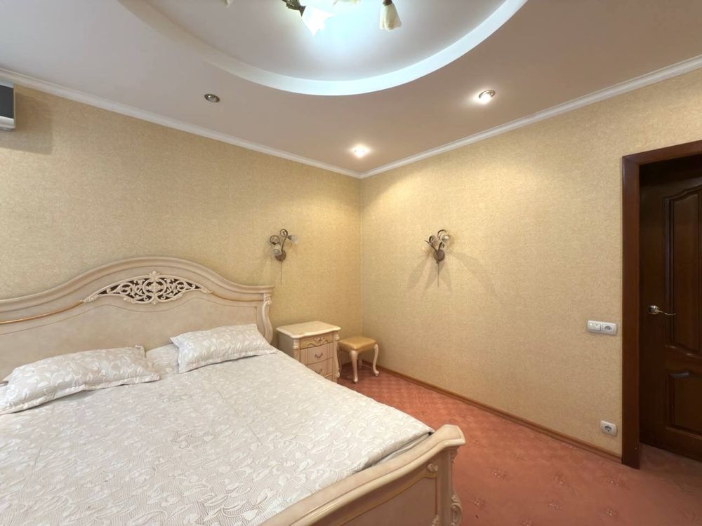 Продаж 3 х кімнатноі квартири. Петропавлівська. Новобудова