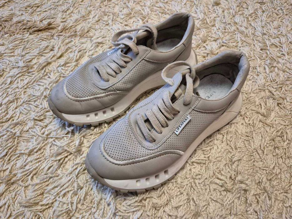 Жіночі кросівки LifeExpert, розмір 38, устілка 25.5 см