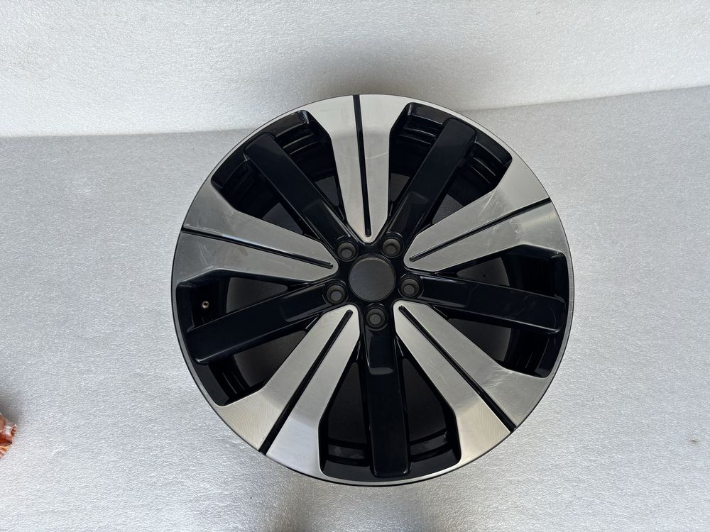 Volvo XC40 felga aluminiowa 5x108 19” x 7,5” ET 50,5