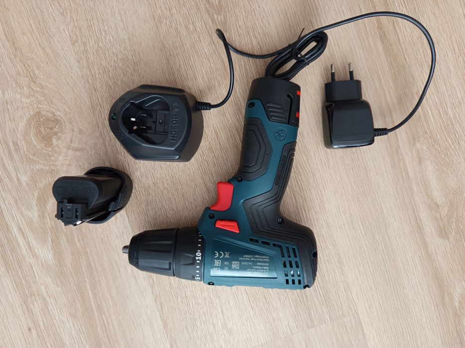 sprzedam wkrętarkę akumulatorowa Bosch Profesional GSR 120 2 baterie