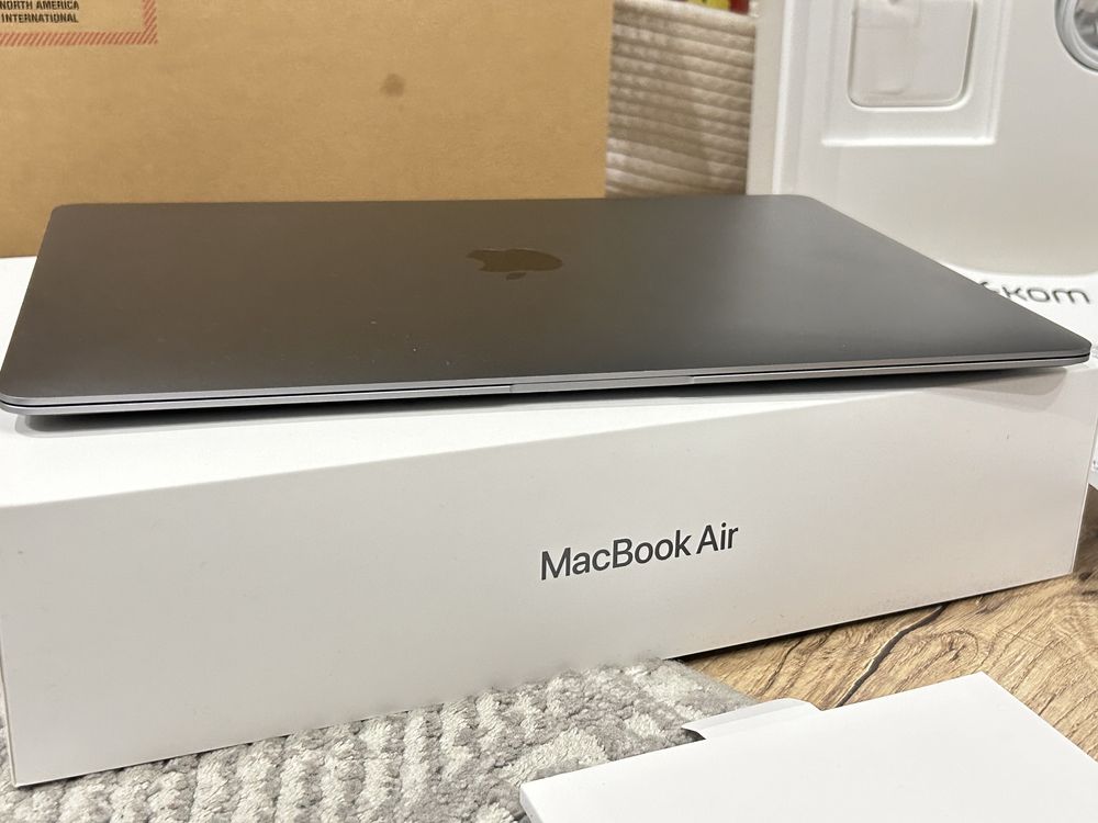 Idealny MacbooK Air 13 M1 8 GB 256 SSD + office