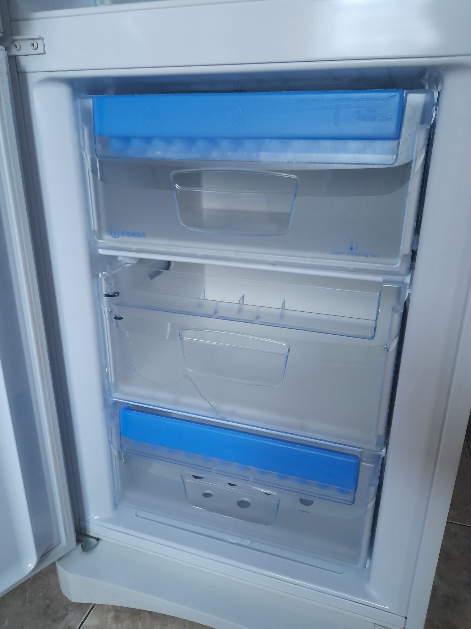 Lodówka INDESIT 188cm.