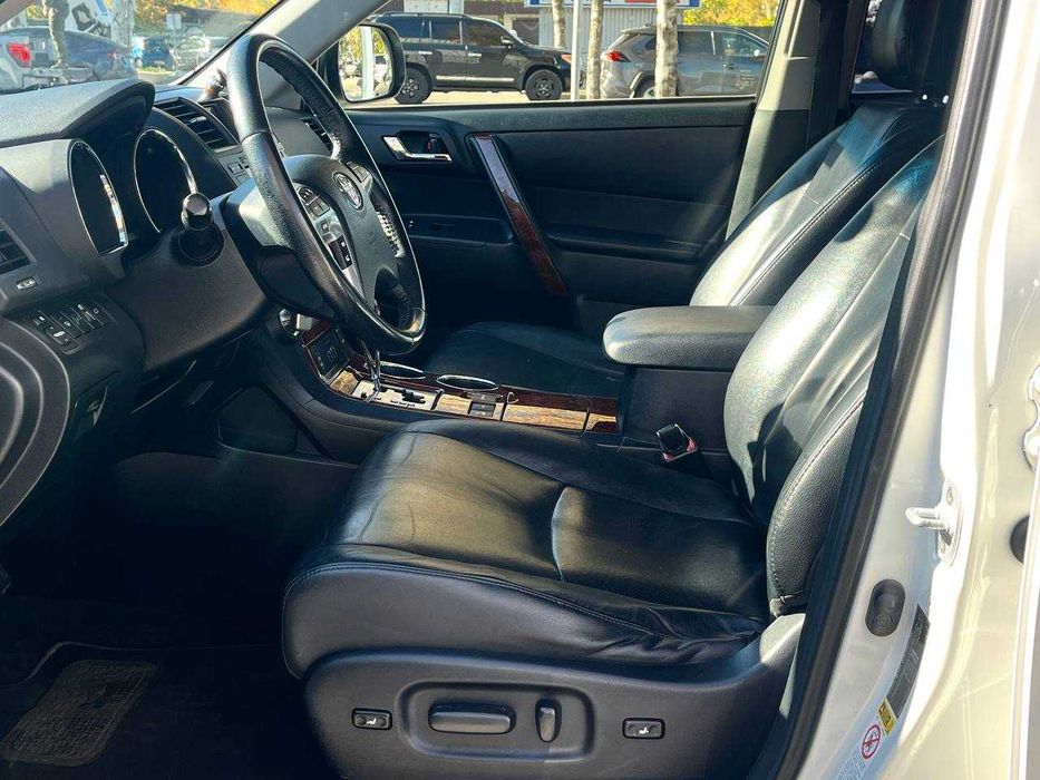 Toyota Highlander 2013 Офіційний без підкрасів
