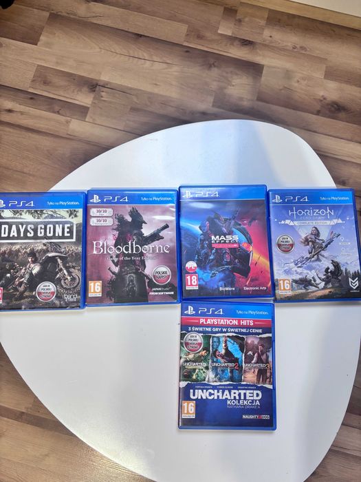Konsola Ps4 PRO 1TB (5 gier +gratis)