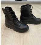Czarne buty wysokie policyjne