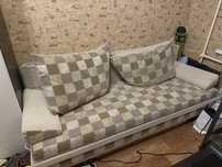Диван в гарному стані