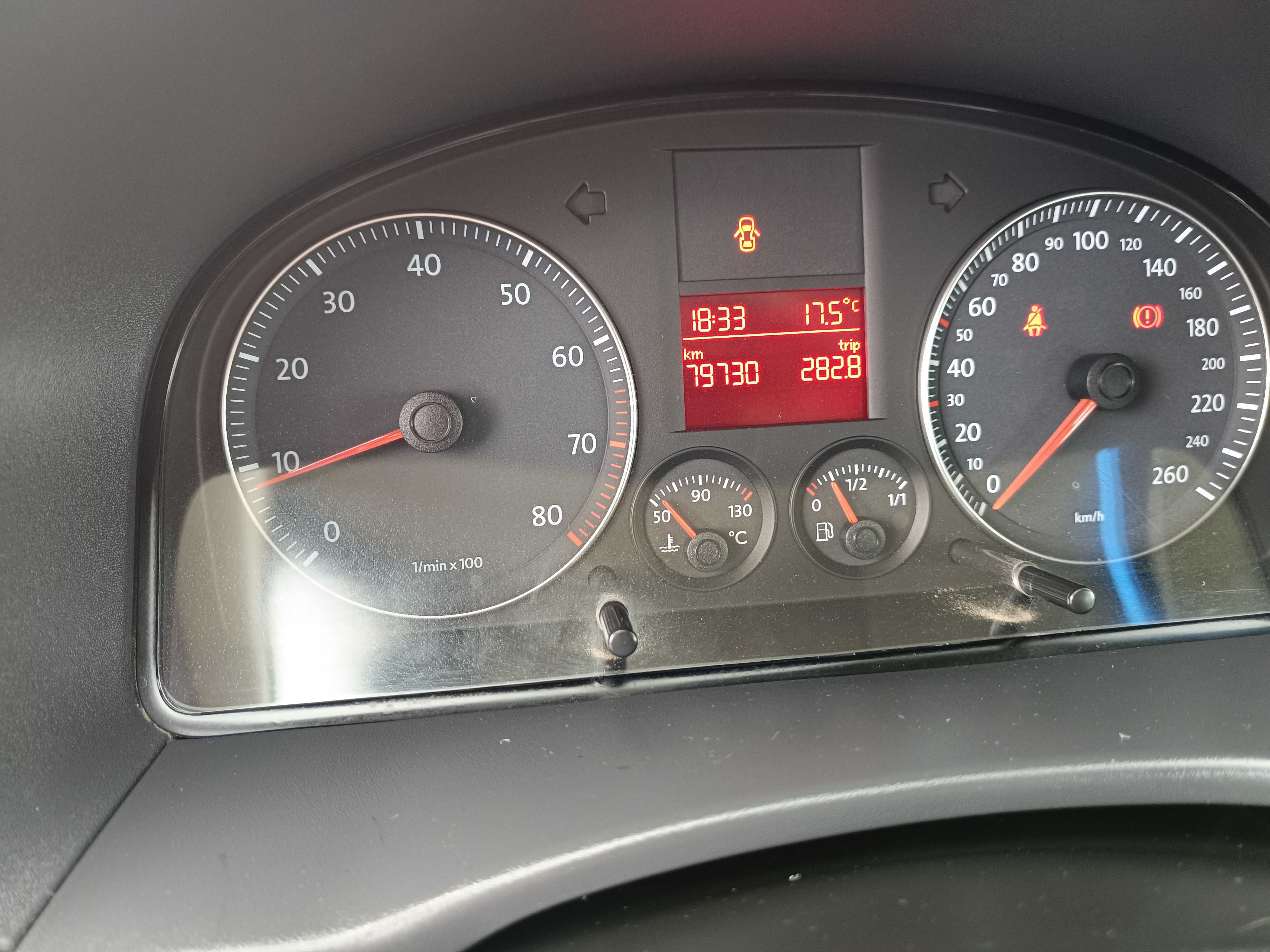 Sprzedam VW  CADDY 2009r. Mały przebieg.