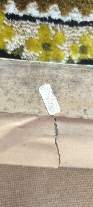 Quadro muito antigo, "Menino da lágrima" com moldura em madeira dourad