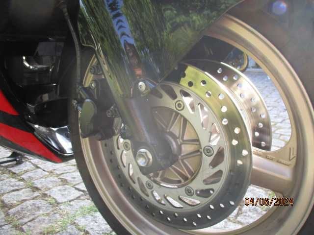 a venda .honda CBR 1000F potencia e conforto numa clássica desportiva