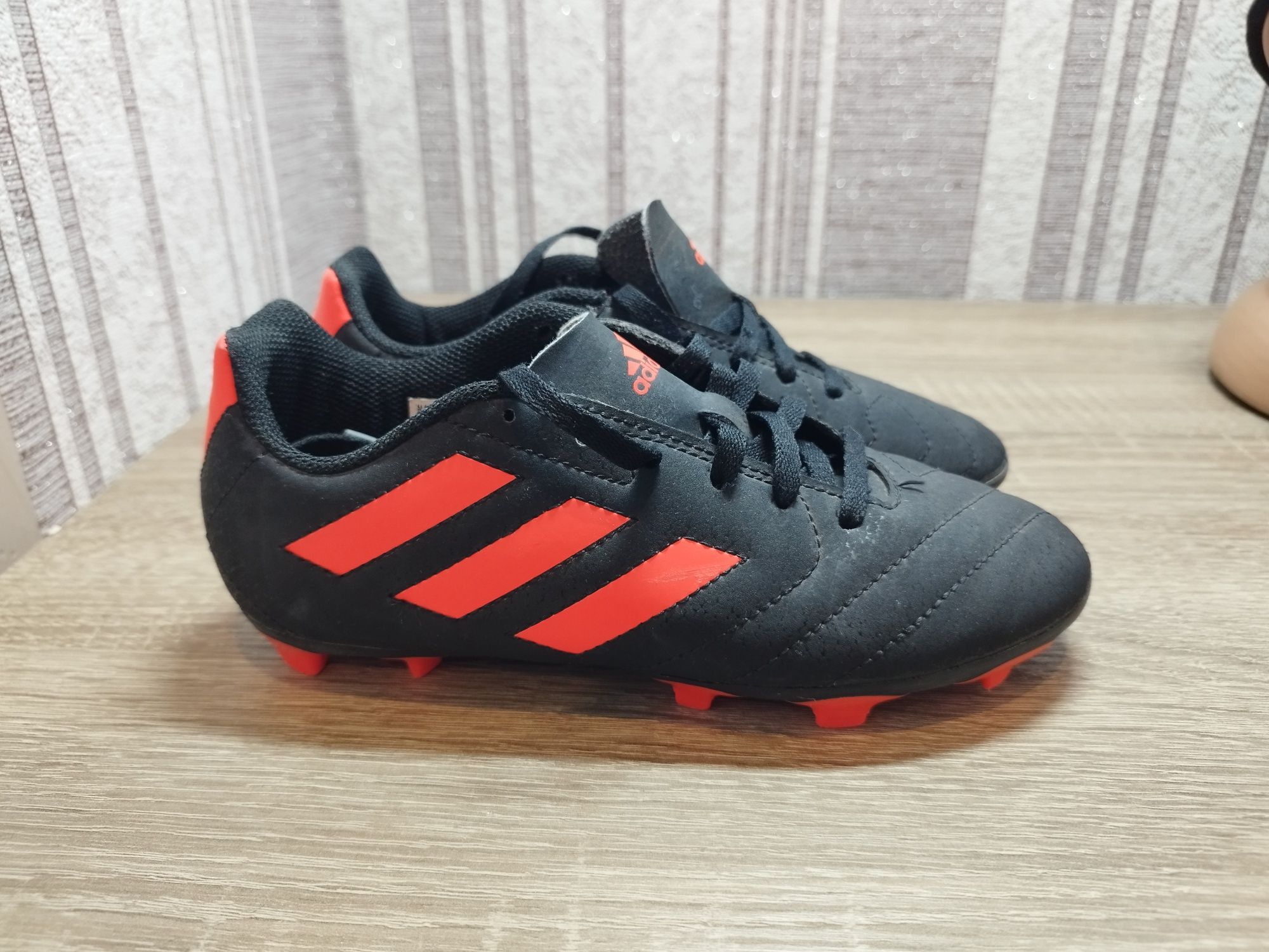 Adidas детские футбольные бутсы 34