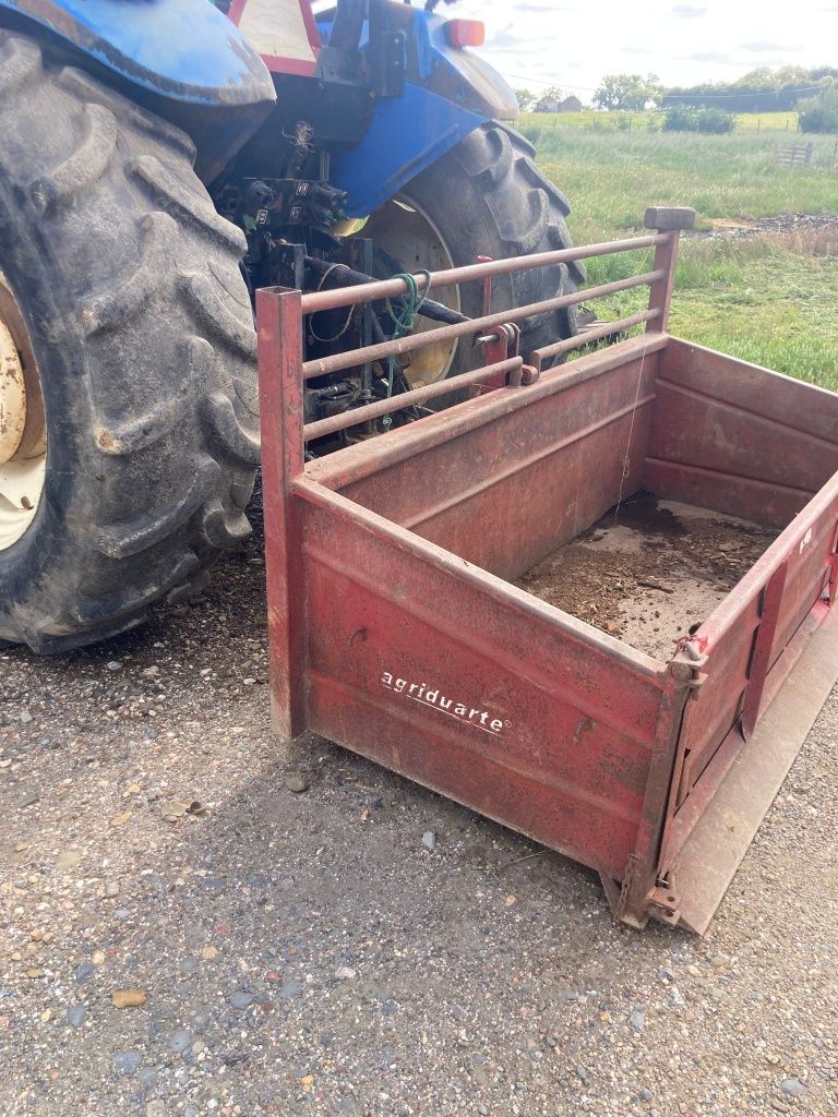 Trator New Holland TD 90 4x4 (Abril 2008)