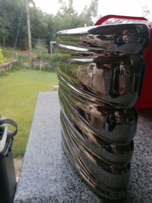 Jarra oval cerâmica prateada