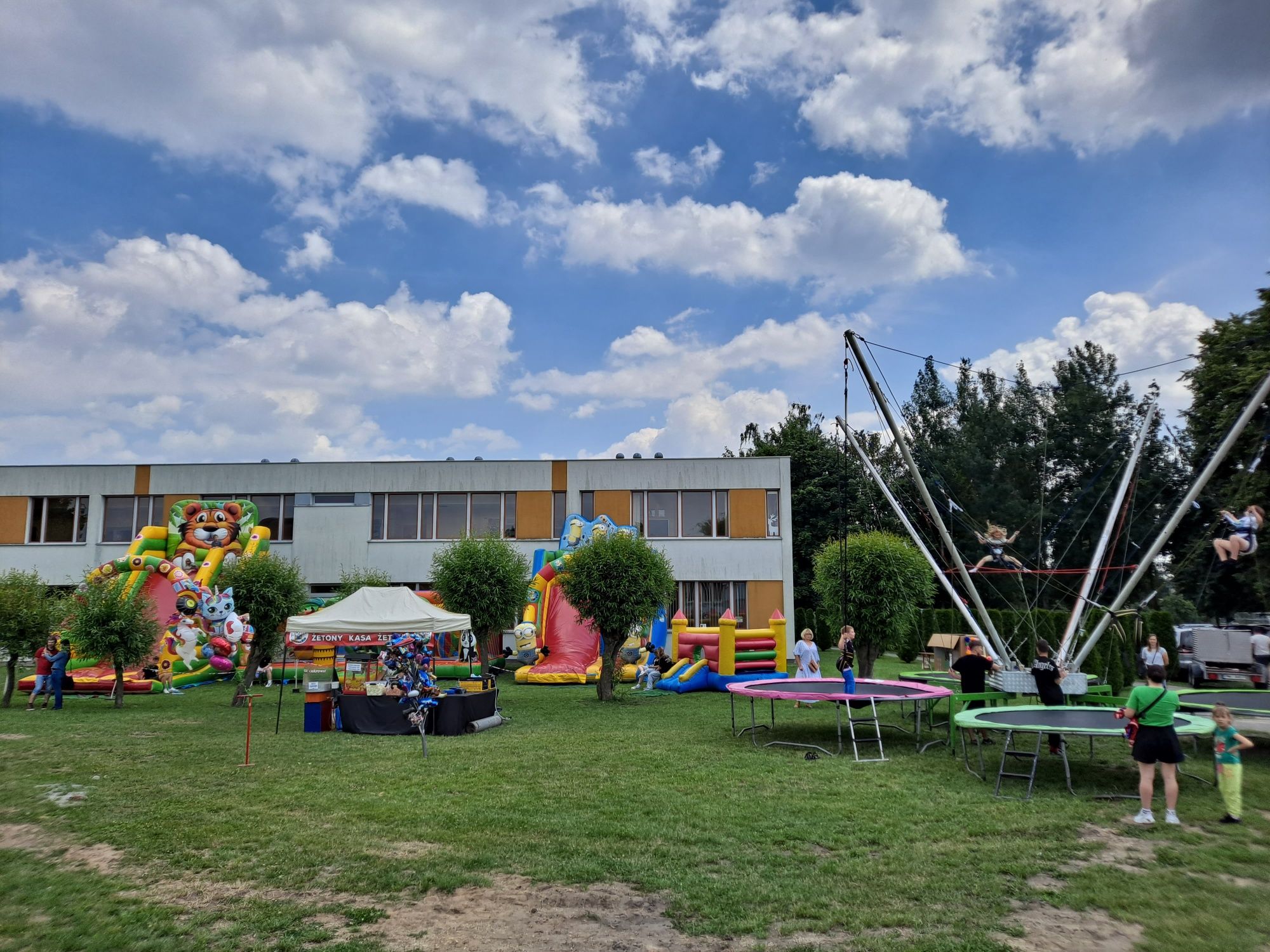 Zamki dmuchane animacje tatuaże urodziny festyn piknik wata cukrowa
