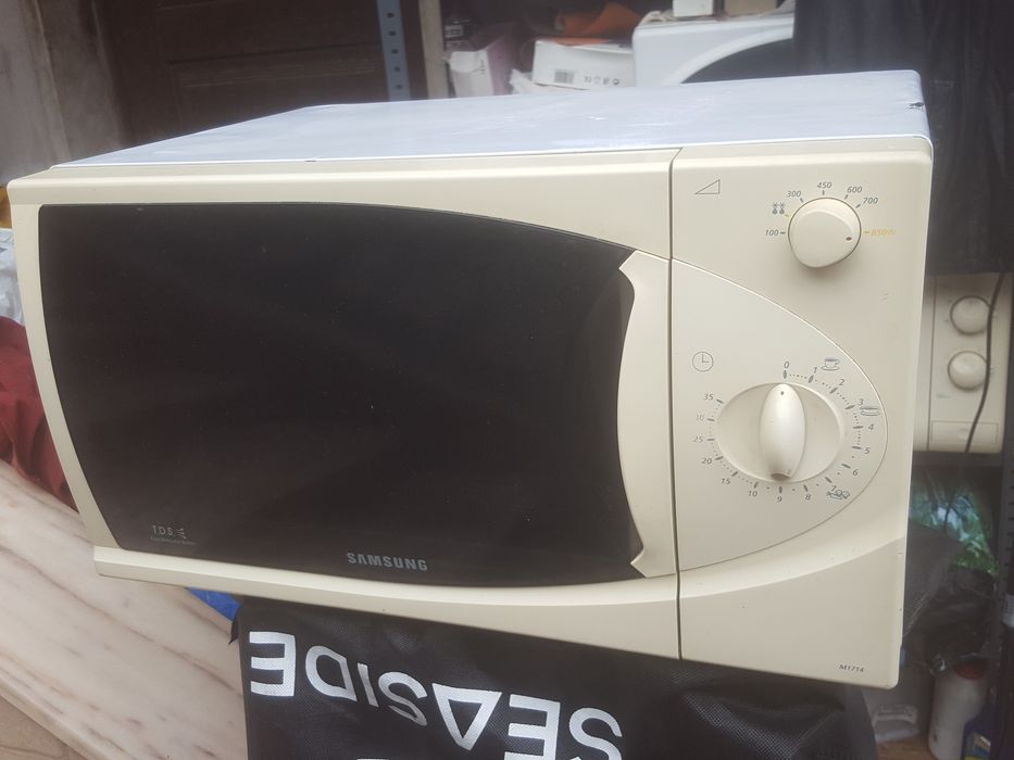 Microondas  Samsung  grande  a funcionar 100%