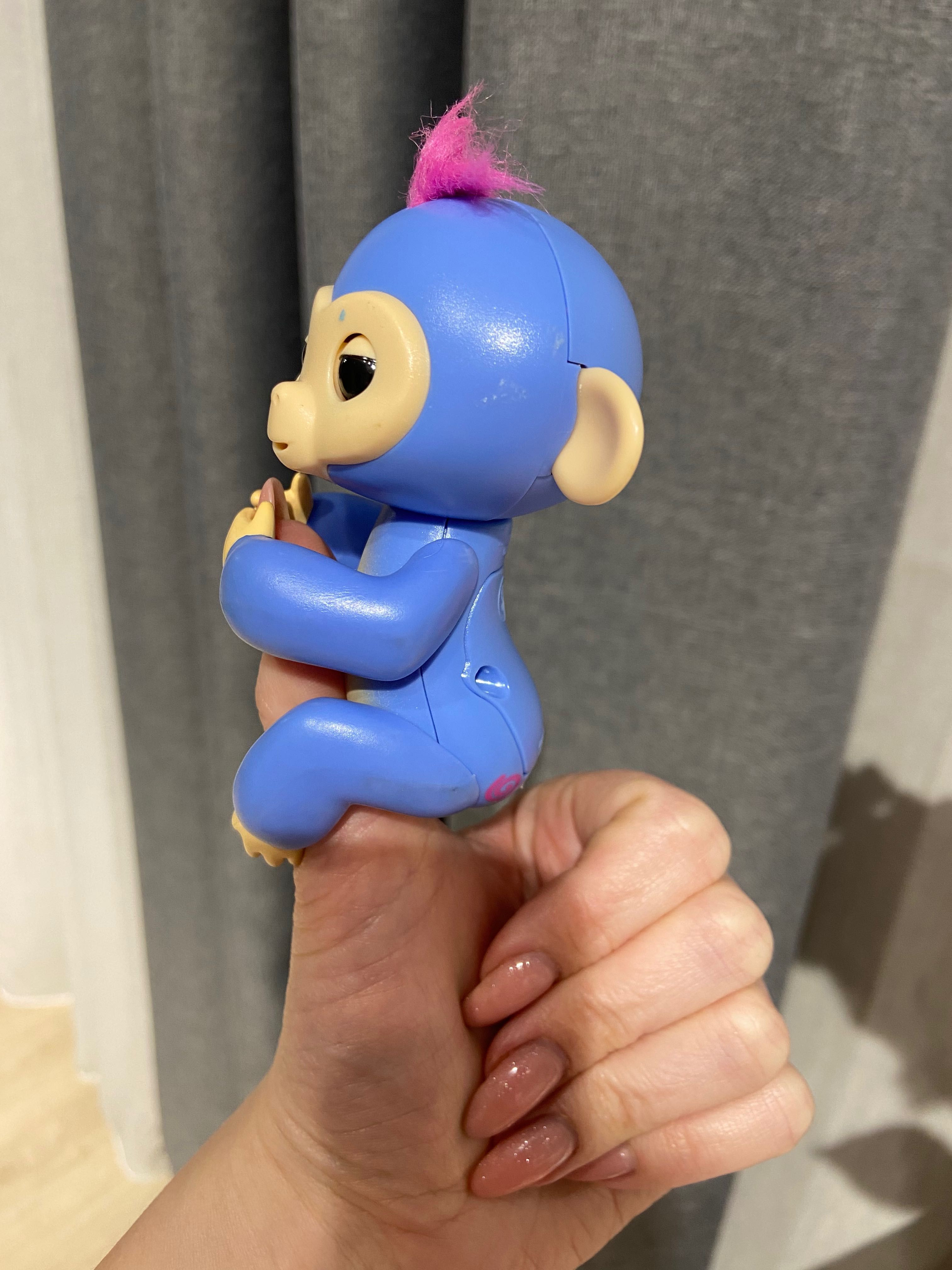 Ігровий набір ToyCloud "Fingerlings" Мавпочка на атракціоні