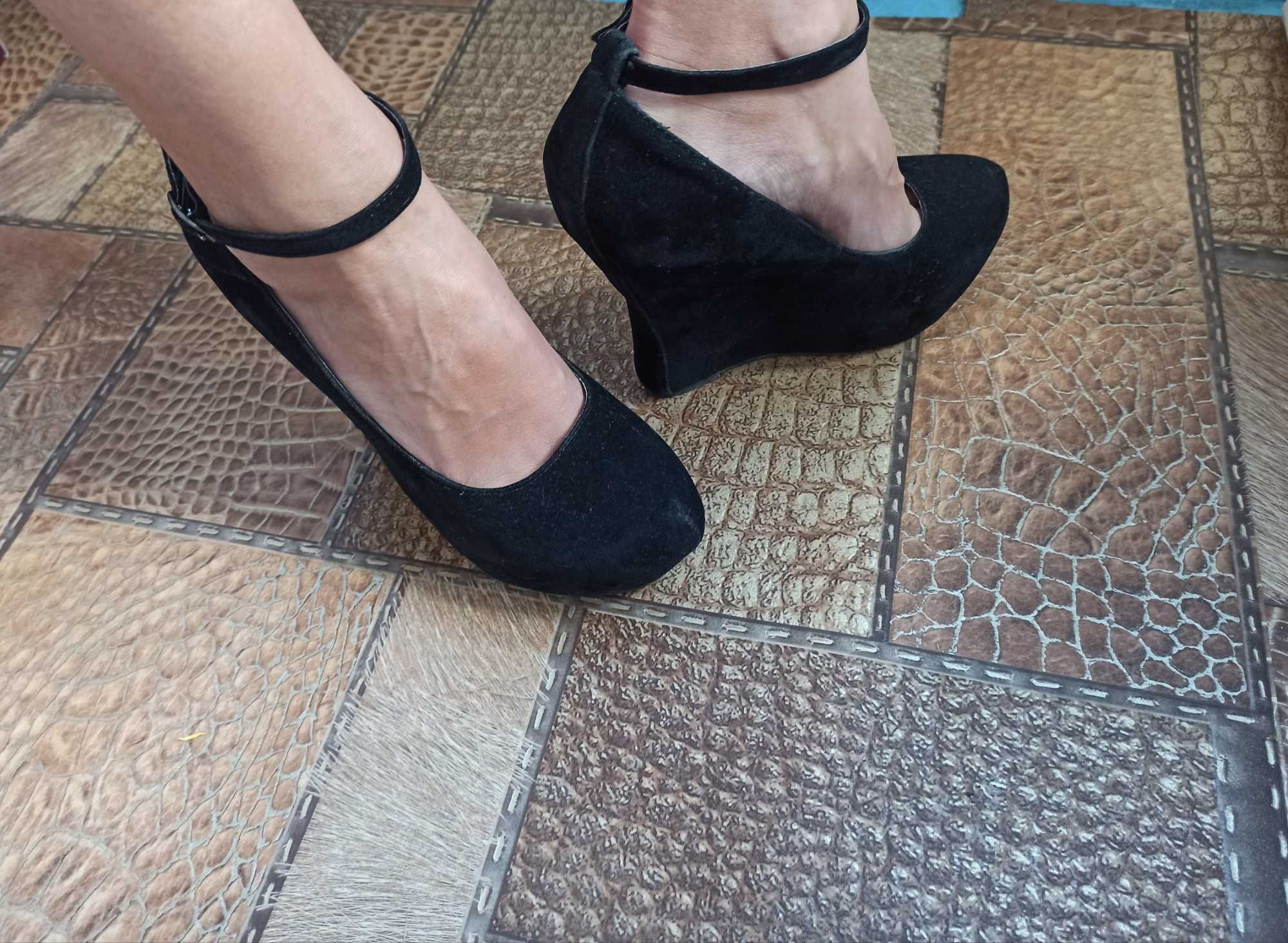 Туфли черные на платформе