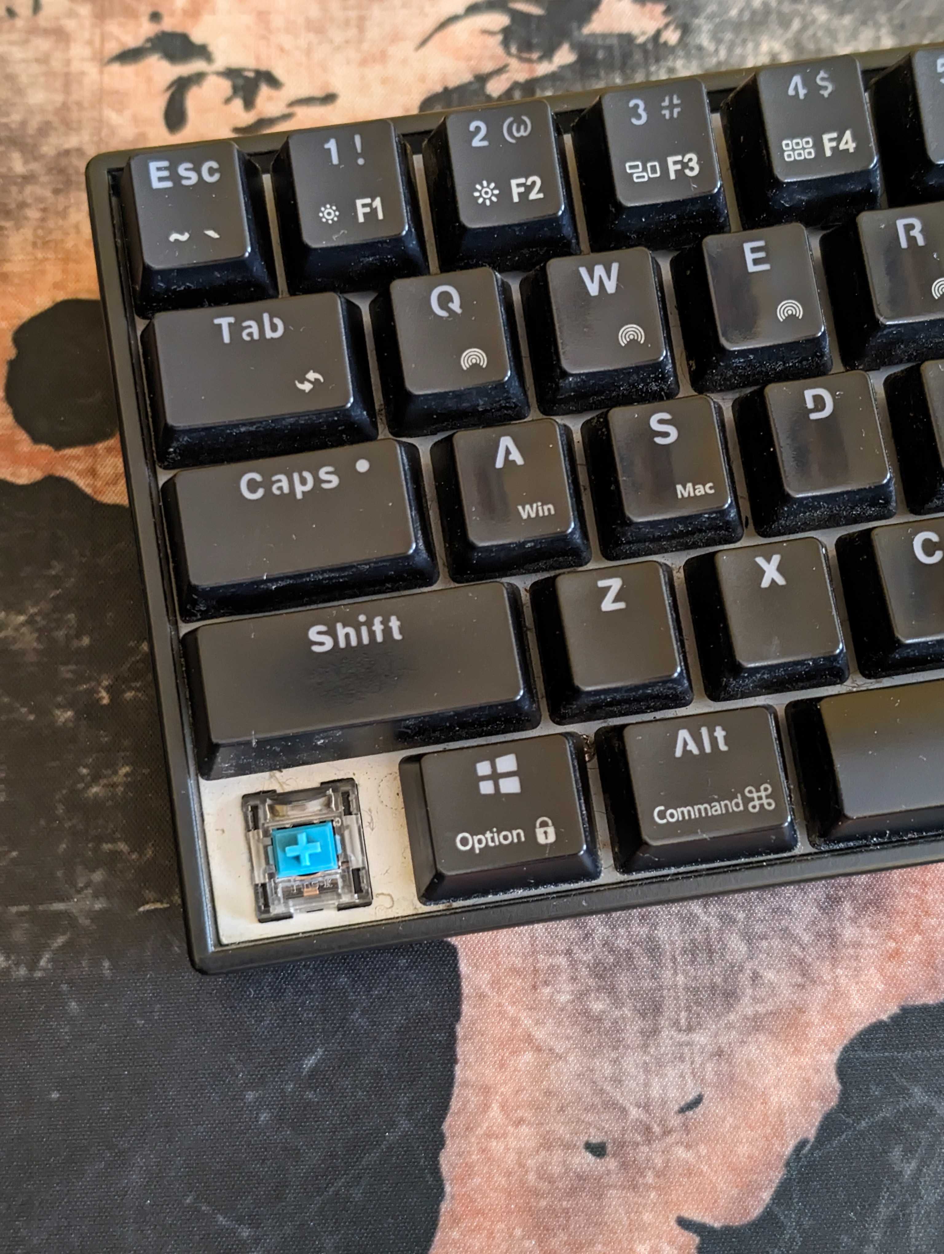 Royal Kludge RK71 - Teclado mecânico sem fios.