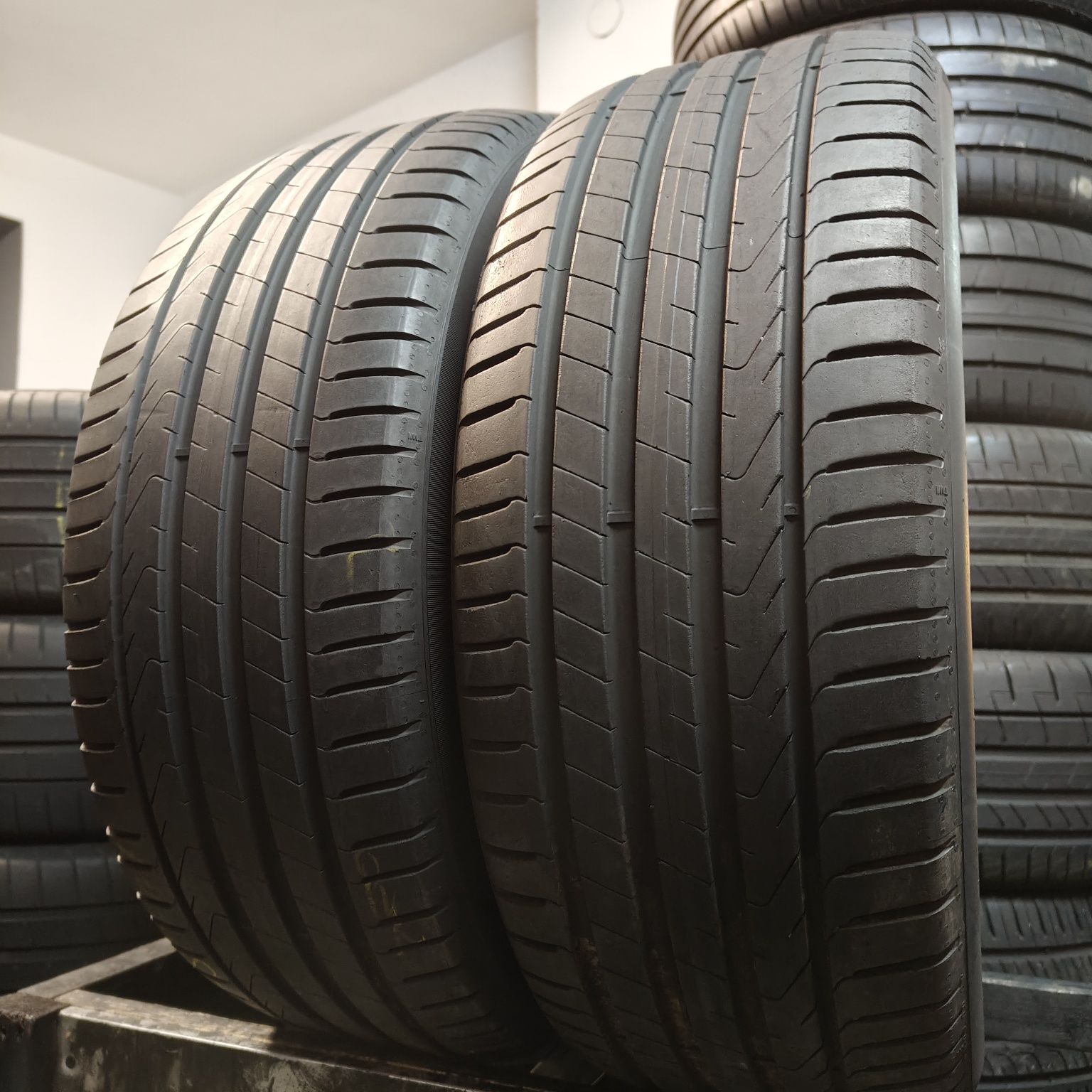 225/55/17 XL Sprzedam parę opon letnich Goodyear