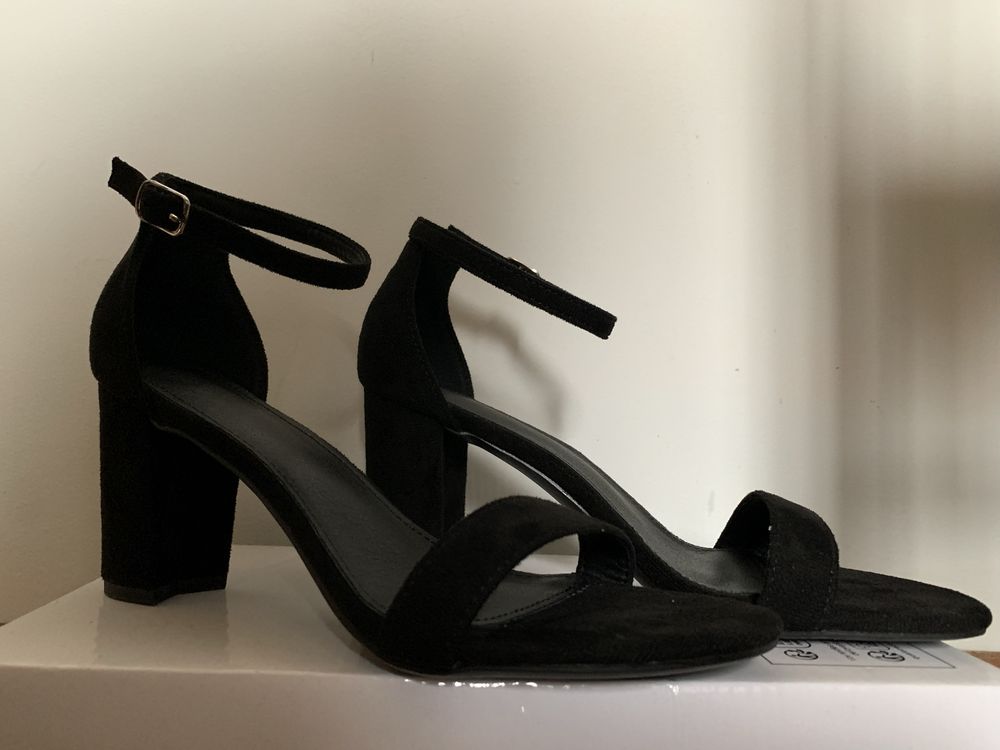 NOWE! Buty na obcasie r. 39