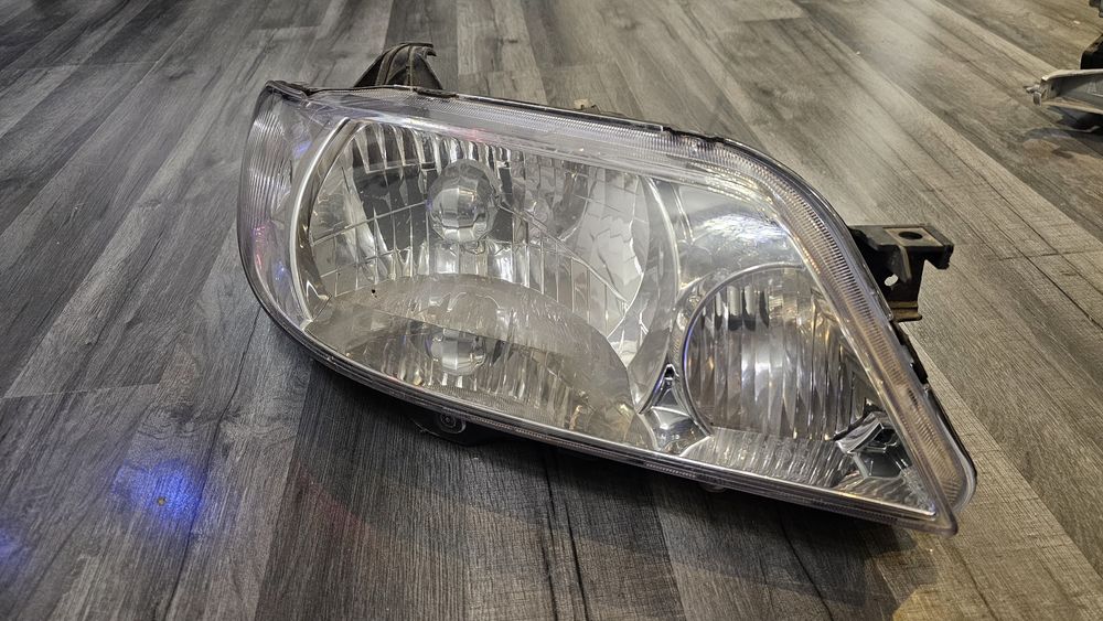 323F BJ reflektor Przod PRAWA P1364R STANLEY