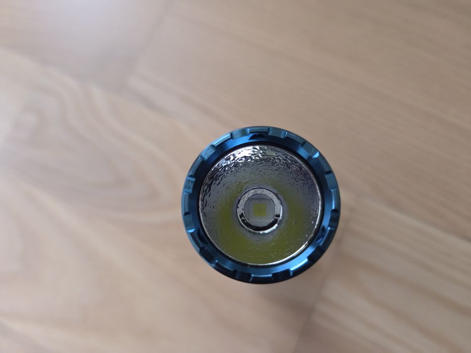 Latarka Skilhunt M300 v2 (przesyłka za 1 zł)