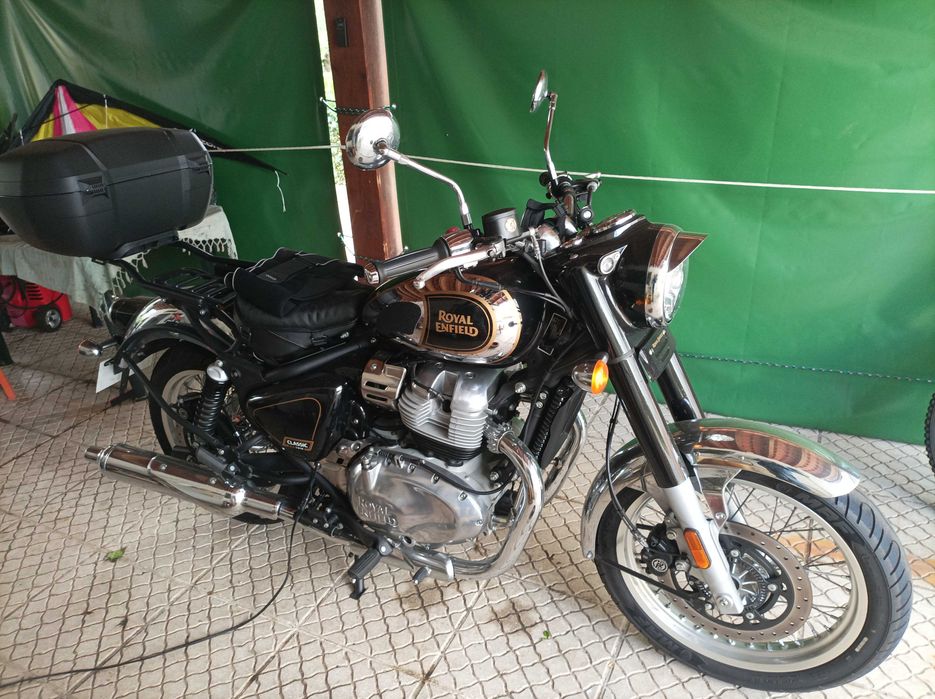 Royal Enfield 650 Classic - Black Chrome - 2025