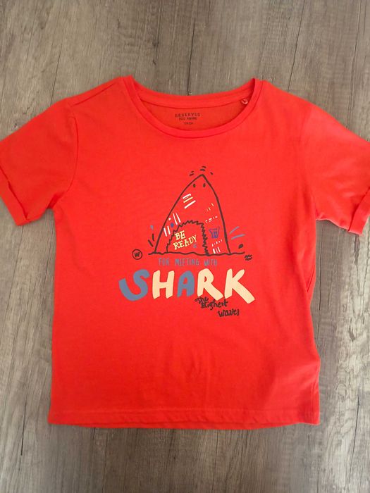 Pomarańczowy t-shirt z nadrukiem Reserved rozmiar 128 stan idealny