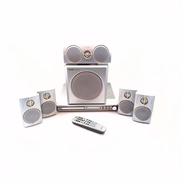 Домашний кинотеатр Philips LX3600D — отличное качество звука.