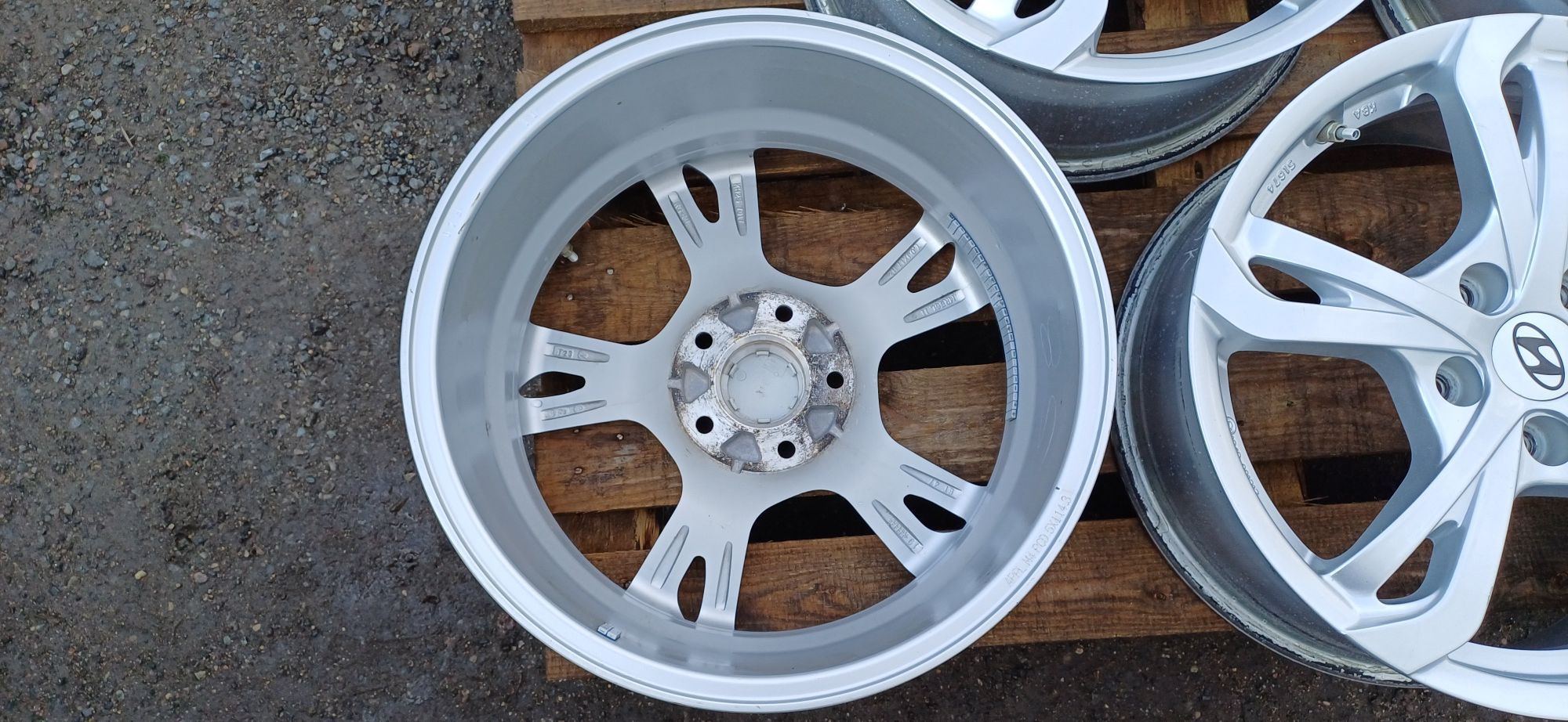 Alufelgi HYUNDAI 7x17 cali , rozstaw śrub 5x114,3 ET47.