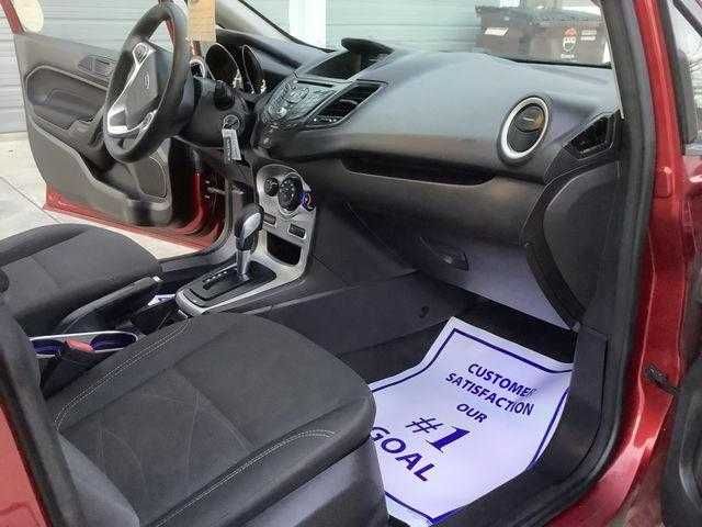 2017 Ford Fiesta SE Сів і поїхав