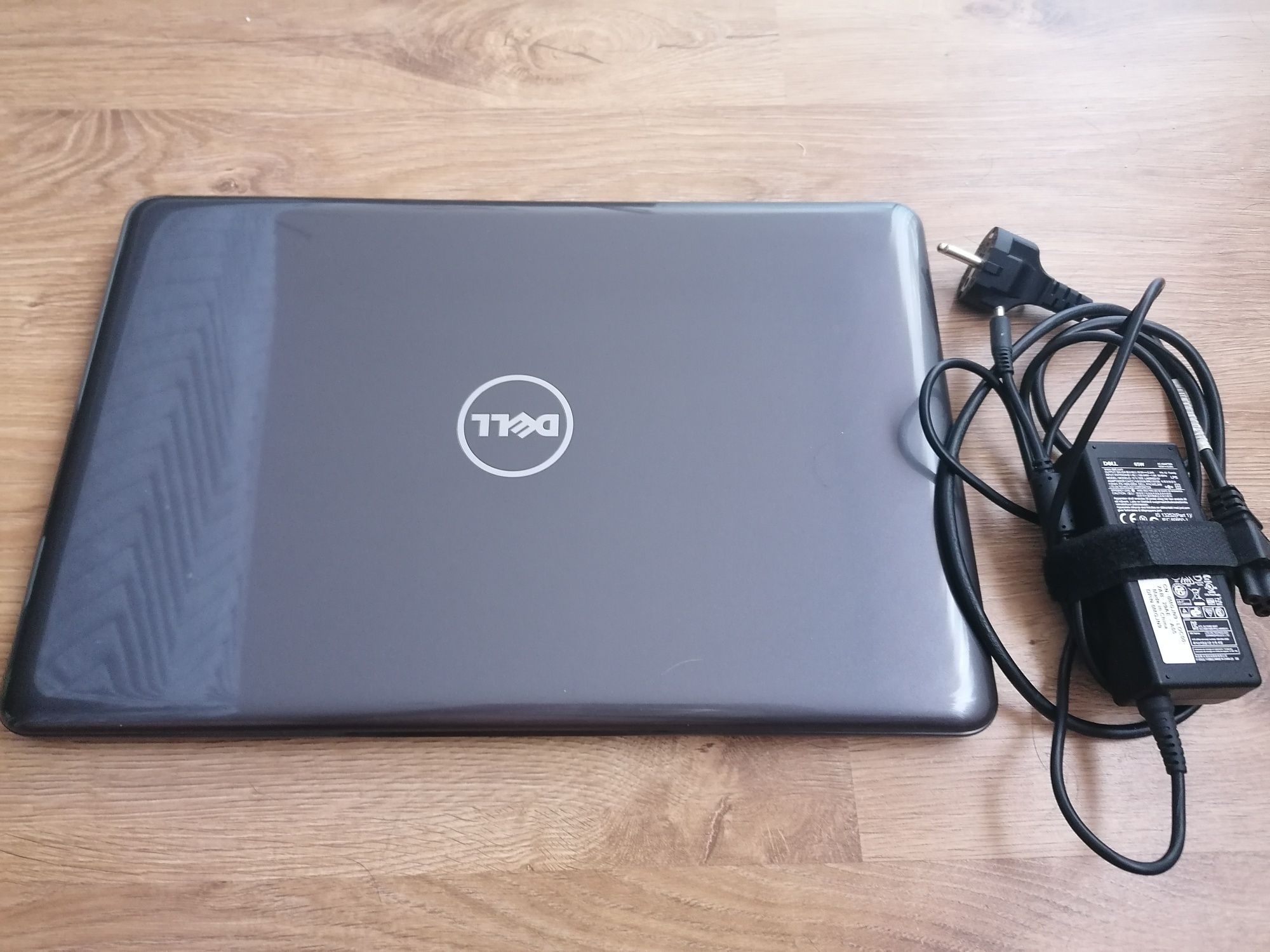 Dell Inspiron 15 5567, Intel Core i3-6006u 2,0GHz, SSD 240gb