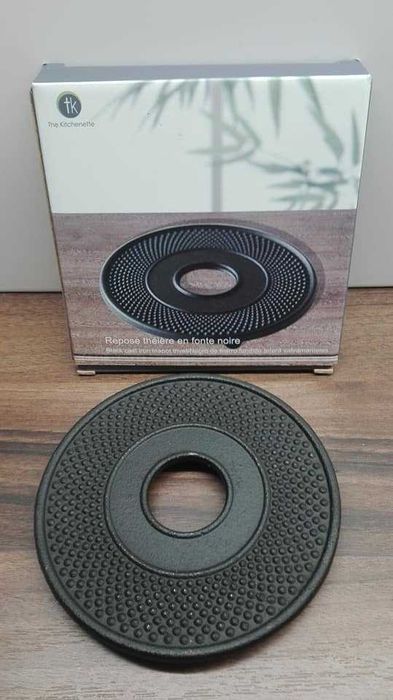 NANA Kichenette żeliwny czajnik dzbanek z podstawa bambus japandi wabi