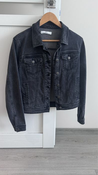 Джинсова куртка ( стан ідеальний)