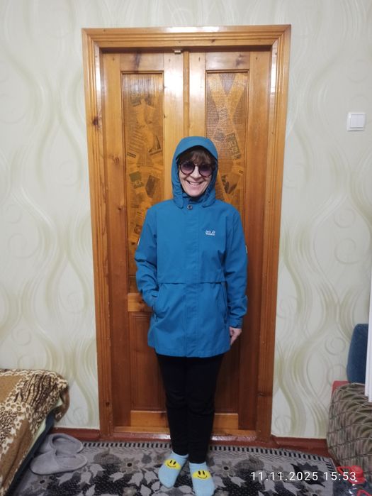 Жіноча куртка Jack Wolf waterproof розмір xs/s.