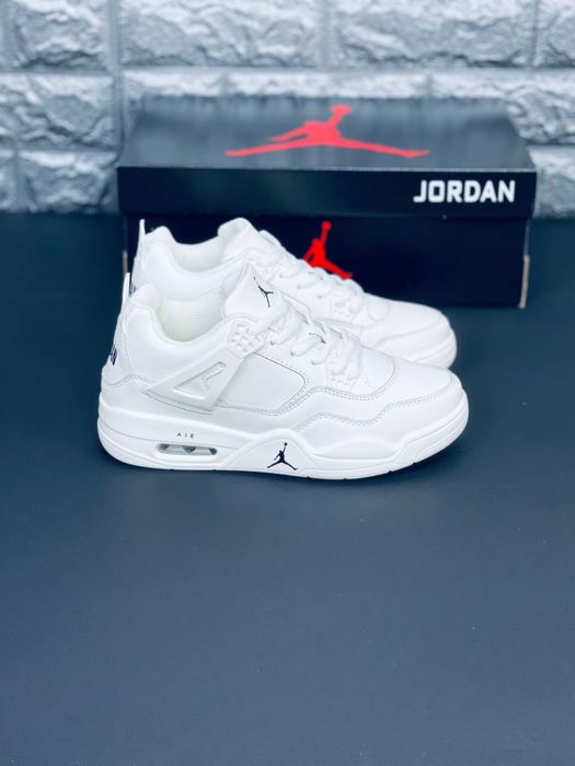 Nike Aura зимние белые мужские кроссовки Найк Аура / кросовки Найк /