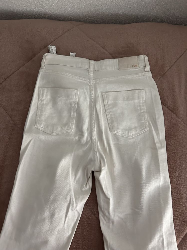 Calça branca zara