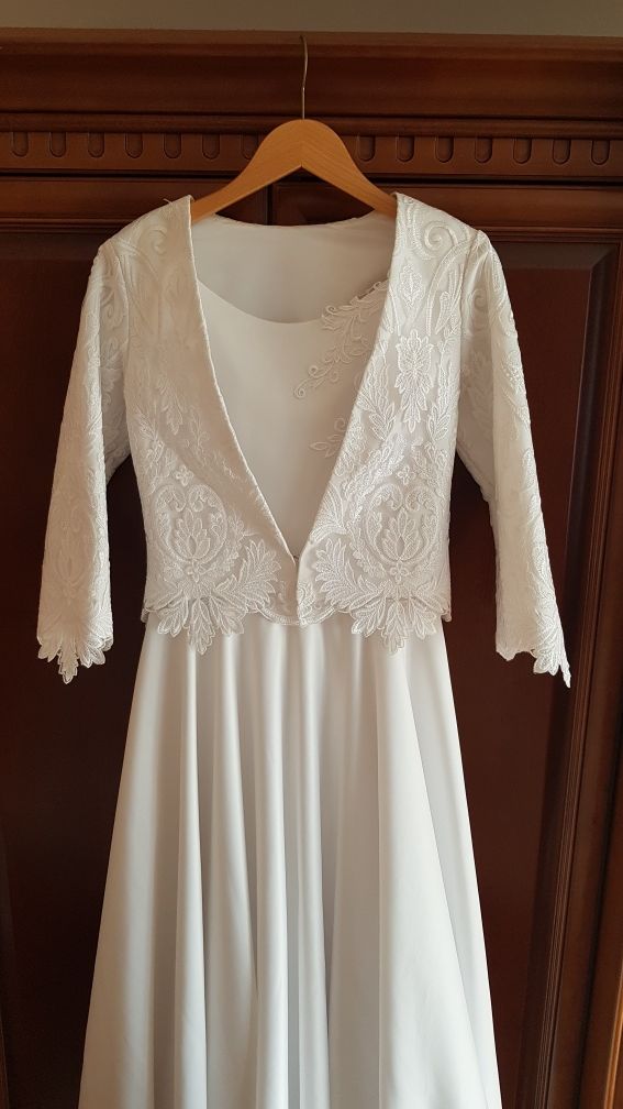 Suknia ślubna klasyczna, satyna matowa, szyta z koła + żakiet