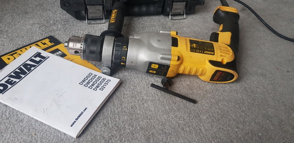 Wiertarka udarowa Dewalt D21570K do szklanek mieszadło 1300w